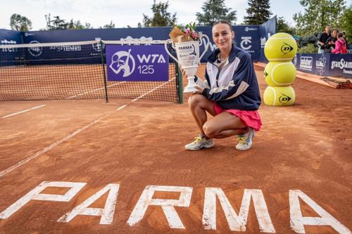 Ana Bogdan cu trofeul de la Parma Foto Daniele Combi