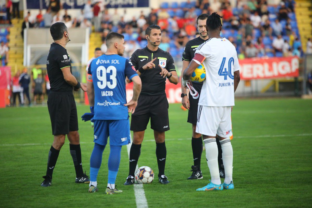 FC Botoșani - UTA 2-2 » Un gol în '90+7 l-a scăpat pe Rednic de ultimul loc! Clasamentul actualizat