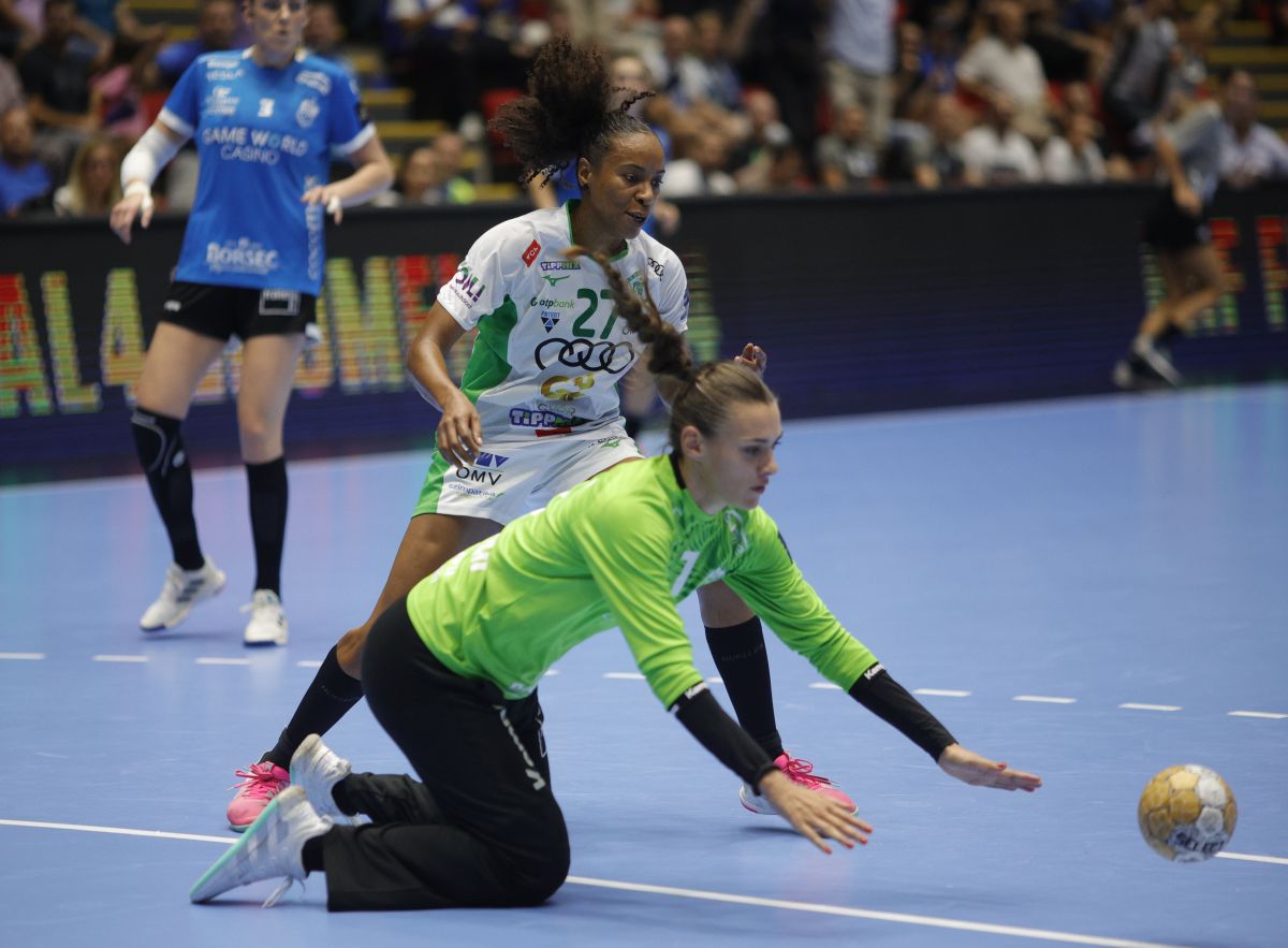 CSM București - Gyor 23-27 » Gyor, încă o dată prea puternică pentru campioana României. Victorie de control într-o Polivalentă plină