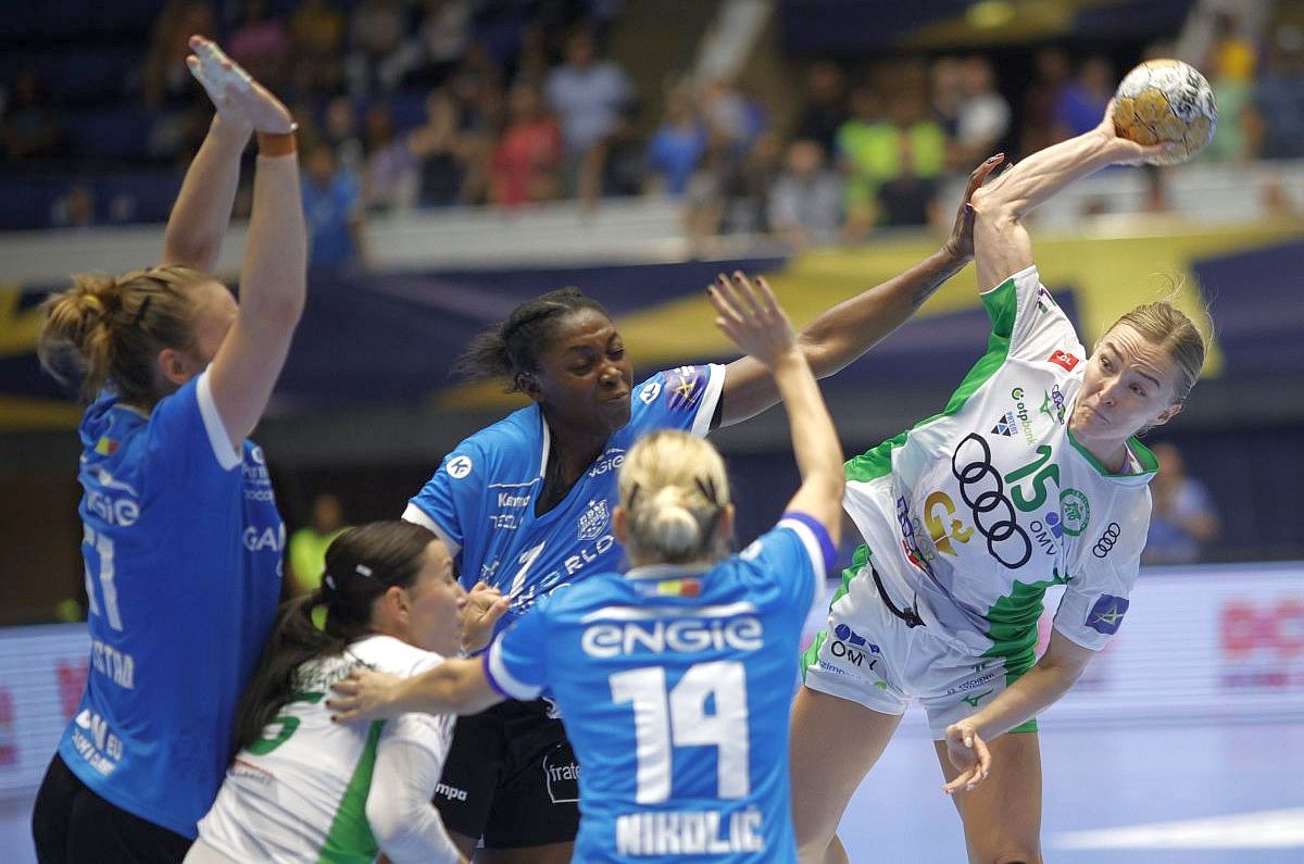 CSM București - Gyor 23-27 » Gyor, încă o dată prea puternică pentru campioana României. Victorie de control într-o Polivalentă plină