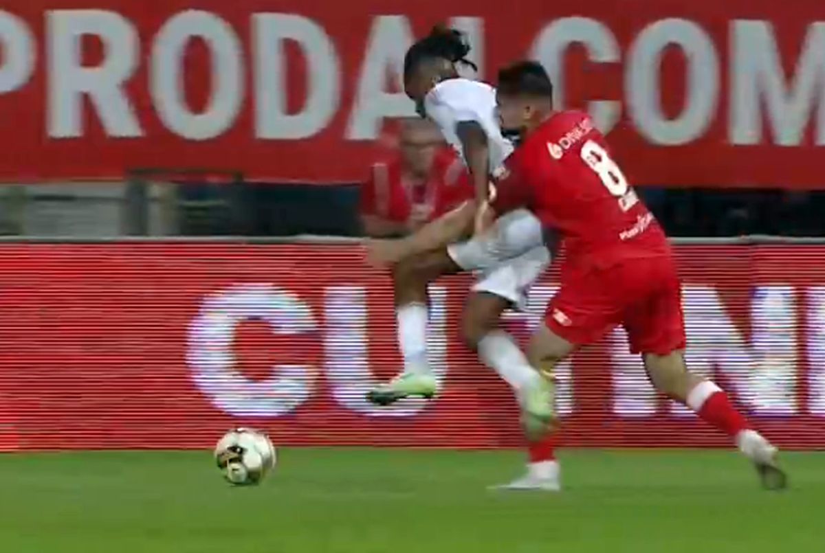 ROȘU direct în SuperLigă după un gest grosolan