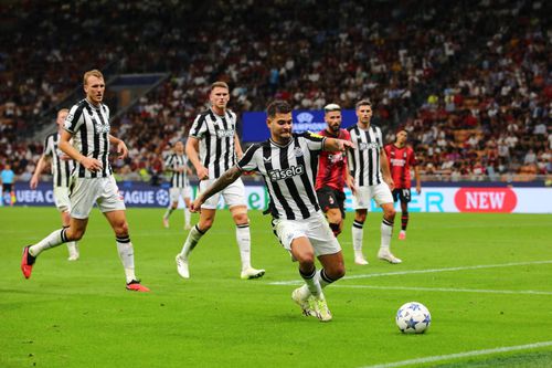 Bruno Guimaraes, la meciul AC Milan - Newcastle
Foto: Imago