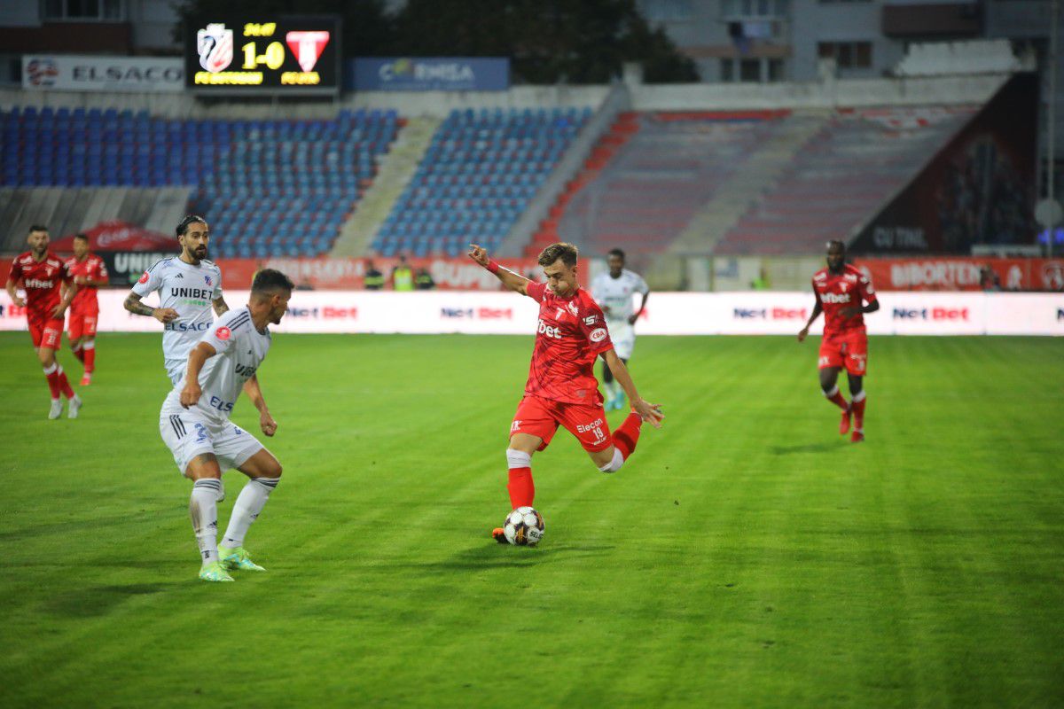 FC Botoșani - UTA 2-2 » Un gol în '90+7 l-a scăpat pe Rednic de ultimul loc! Clasamentul actualizat