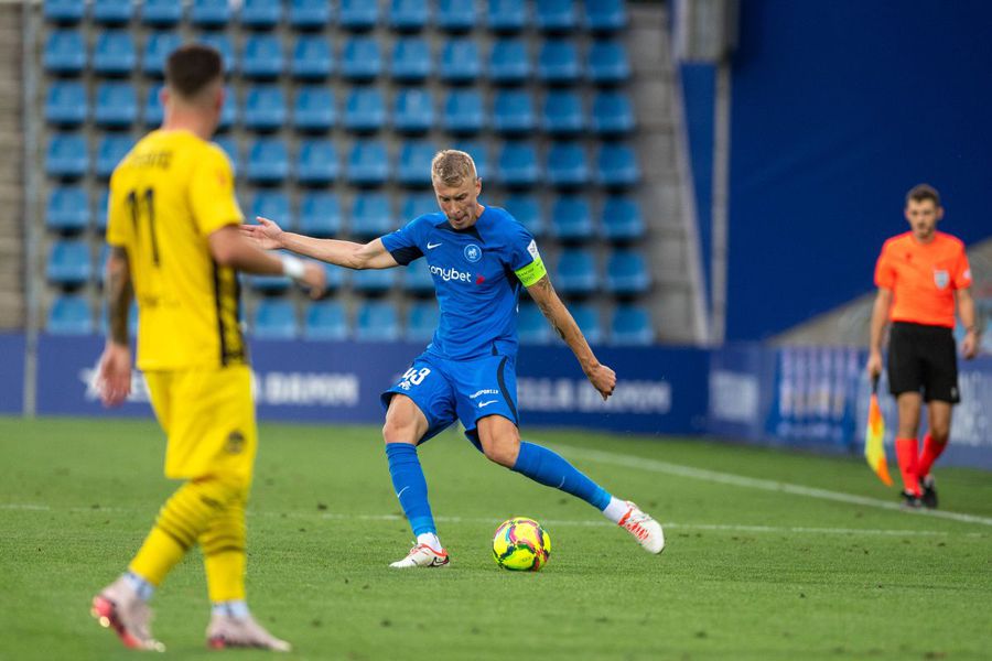 Atenție, FCSB! Portarul lui RFS îl ține rezervă la națională pe vărul titular din poarta lui Manchester United » Căpitanul de doi metri a scăpat miraculos din accidentul în care doi colegi au murit!