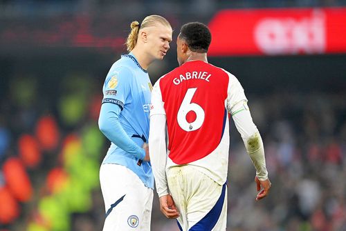 Haaland i-a aruncat mingea în cap lui Gabriel în Manchester City - Arsenal // foto: Guliver/gettyimages