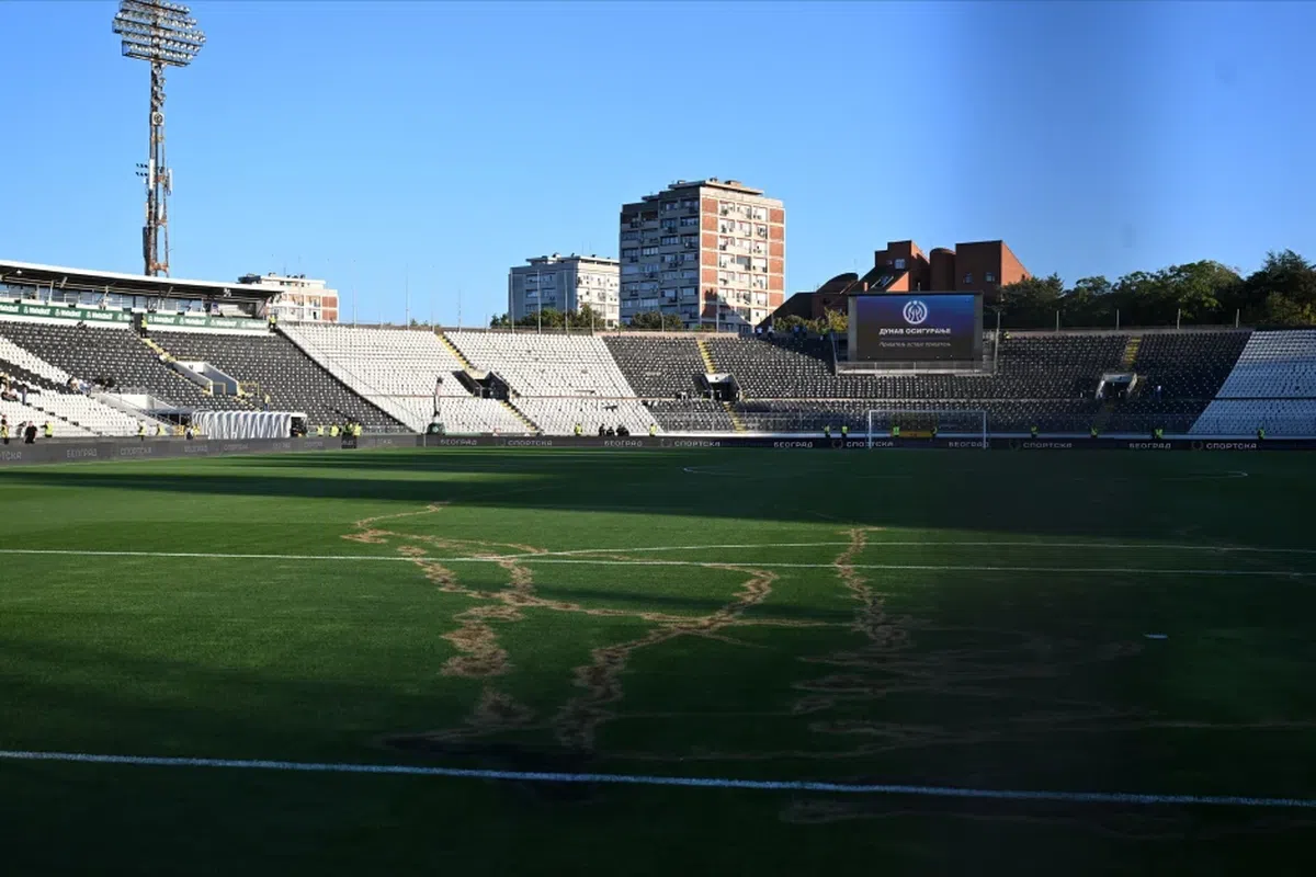 Partizan - Steaua Roșie, derby incendiar » 4 goluri, suporteri intrați pe teren și gazon incendiat