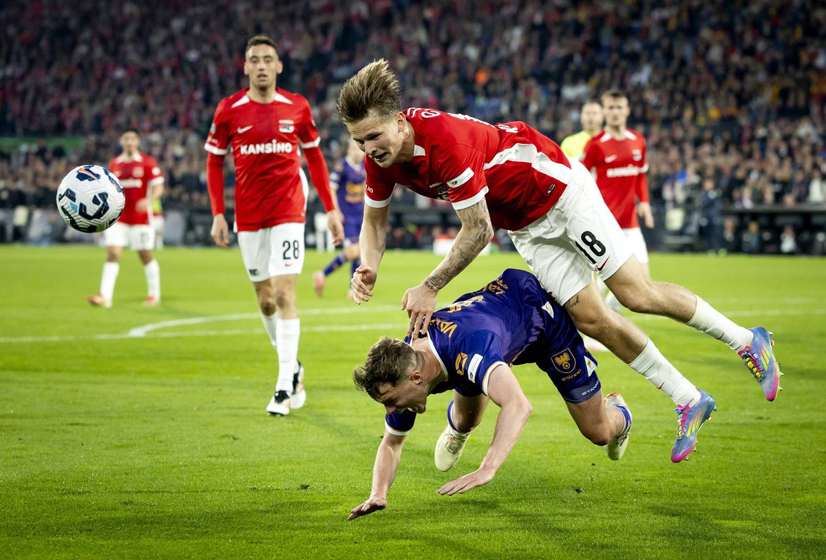 Olandezii au aflat toate noutățile de la FCSB: „Știm că lucrurile nu merg bine” » Îl cunosc și pe Gigi Becali: „Are o influență considerabilă”