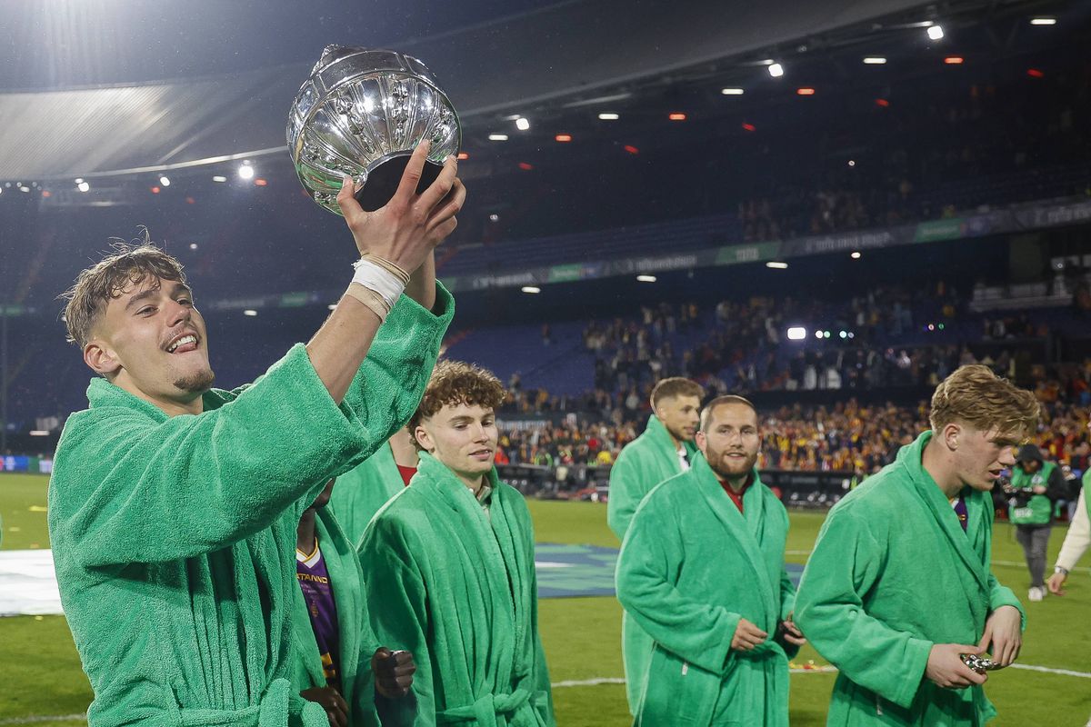 Olandezii au aflat toate noutățile de la FCSB: „Știm că lucrurile nu merg bine” » Îl cunosc și pe Gigi Becali: „Are o influență considerabilă”