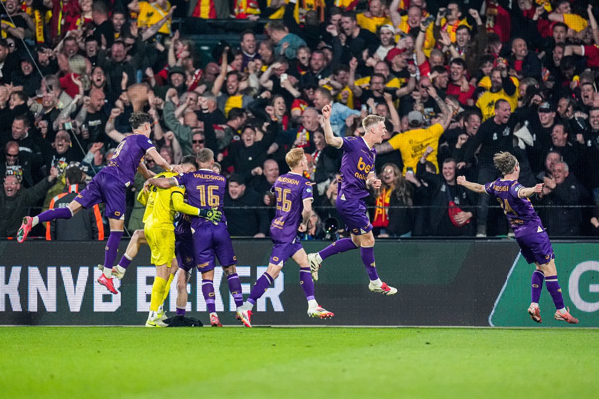 Olandezii au aflat toate noutățile de la FCSB: „Știm că lucrurile nu merg bine” » Îl cunosc și pe Gigi Becali: „Are o influență considerabilă”