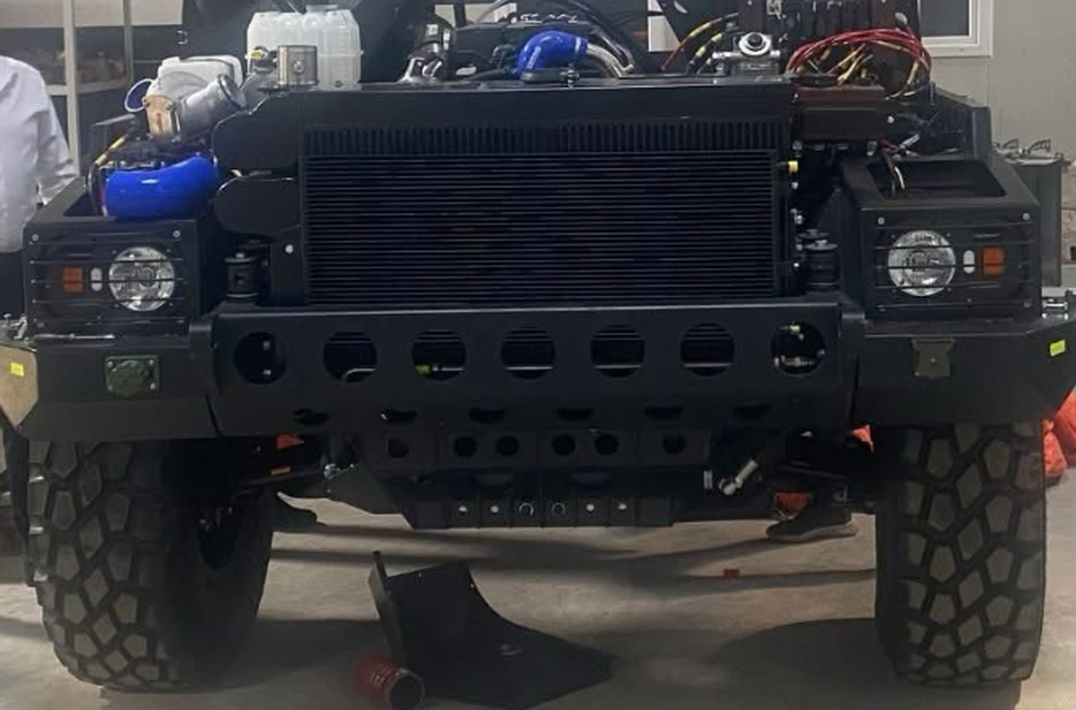 Cum arată VLAH, primul blindat 4x4 produs în România