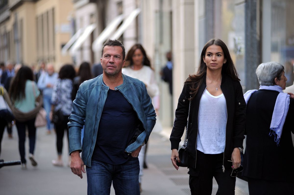 La 64 de ani, legenda fotbalului mondial a apărut la braț cu iubita de 26 de ani, la Gala Balonului de Aur