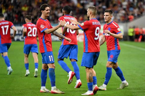 FCSB a anunțat că toate biletele destinate suporterilor români pentru meciul cu Go Ahead Eagles, care se va juca de la 19:45, au fost vândute.