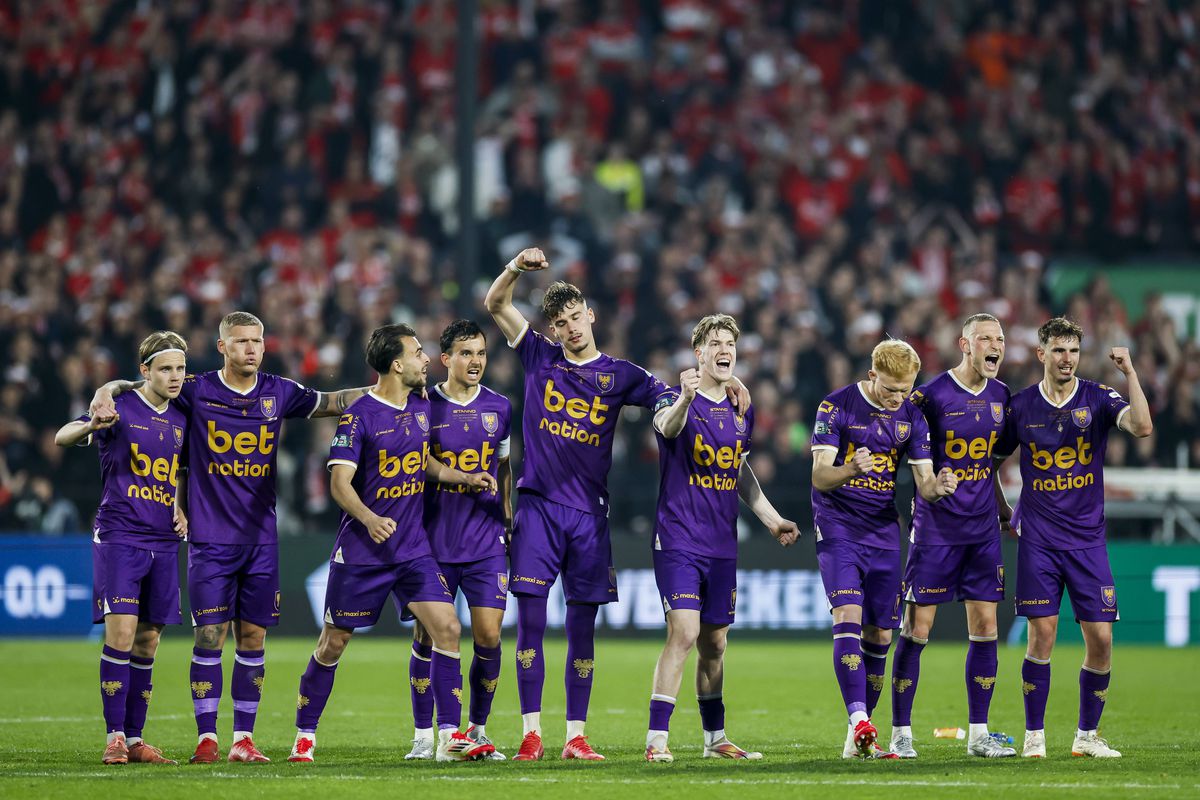 Olandezii au aflat toate noutățile de la FCSB: „Știm că lucrurile nu merg bine” » Îl cunosc și pe Gigi Becali: „Are o influență considerabilă”