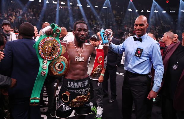 Terence Crawford, forțat să renunțe la una dintre centurile sale de campion