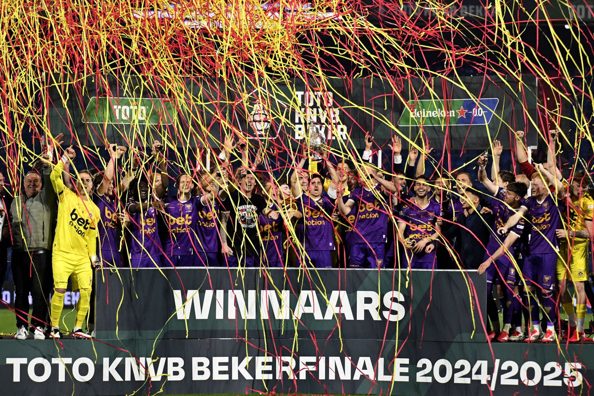 Olandezii au aflat toate noutățile de la FCSB: „Știm că lucrurile nu merg bine” » Îl cunosc și pe Gigi Becali: „Are o influență considerabilă”