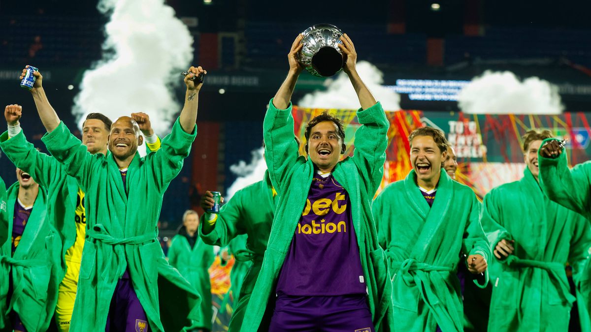 Olandezii au aflat toate noutățile de la FCSB: „Știm că lucrurile nu merg bine” » Îl cunosc și pe Gigi Becali: „Are o influență considerabilă”