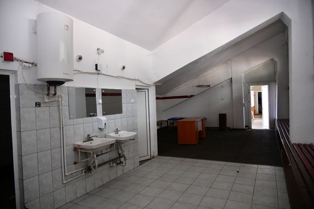 Gică Craioveanu, noul președinte din Liga 2, a prezentat „dezastrul” de la stadion: „Uite, arată jalnic! Ne-am întors cu 40 de ani în urmă, m-a apucat depresia” » Povești savuroase cu „Grande” de la începutul carierei