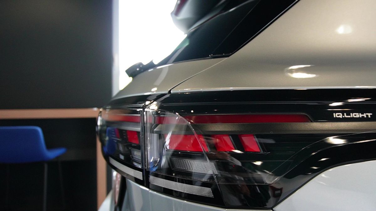 Florin Răducioiu a semnat! Este al doilea din Generația de Aur, după Gică Hagi