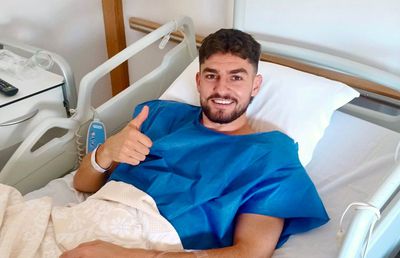 Titularul CFR-ului a ajuns pe masa de operație: „Îl așteptăm cu nerăbdare înapoi pe teren!”