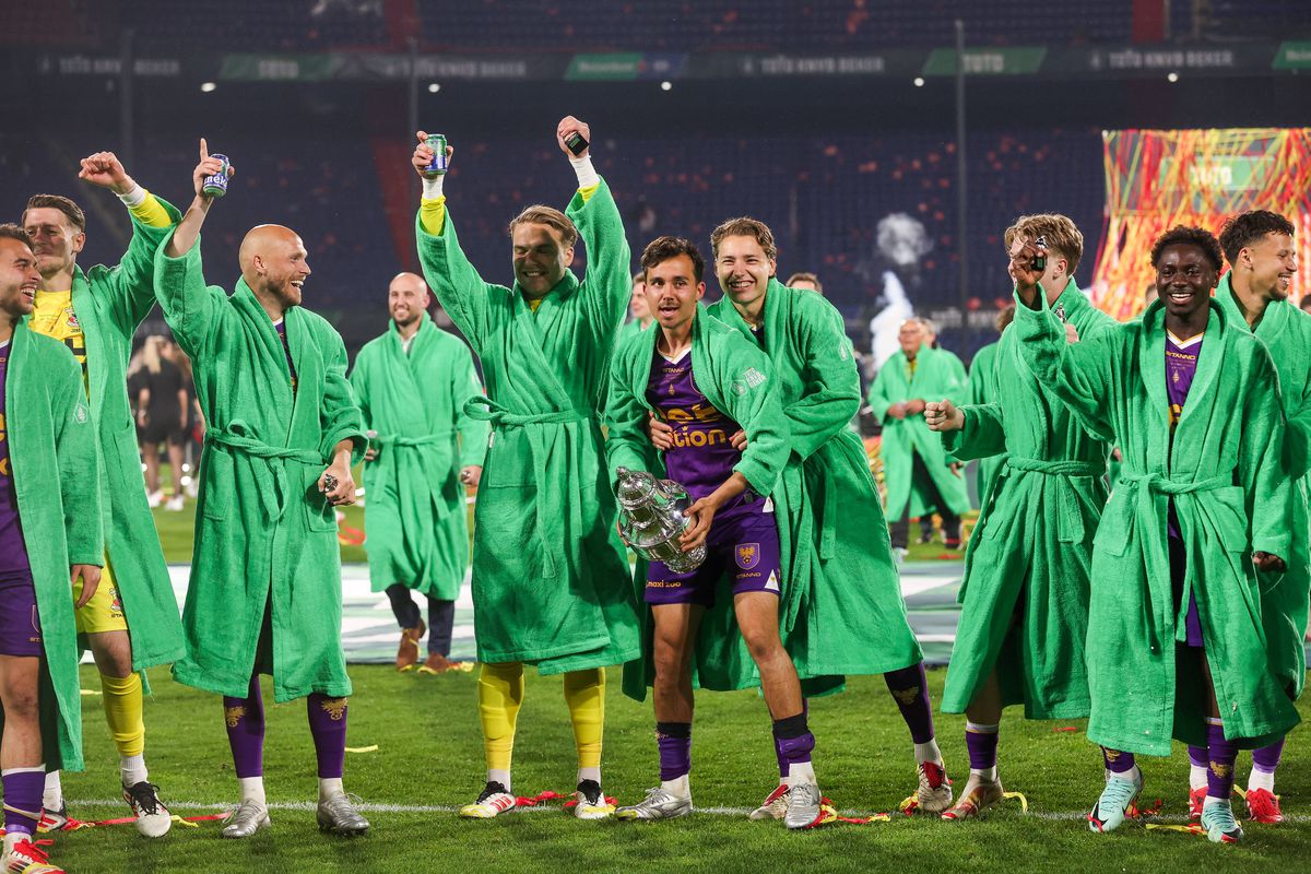 Olandezii au aflat toate noutățile de la FCSB: „Știm că lucrurile nu merg bine” » Îl cunosc și pe Gigi Becali: „Are o influență considerabilă”