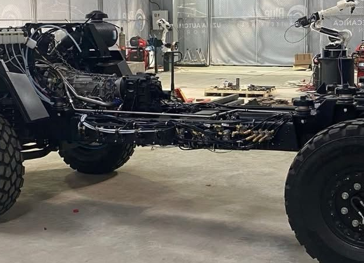 Cum arată VLAH, primul blindat 4x4 produs în România