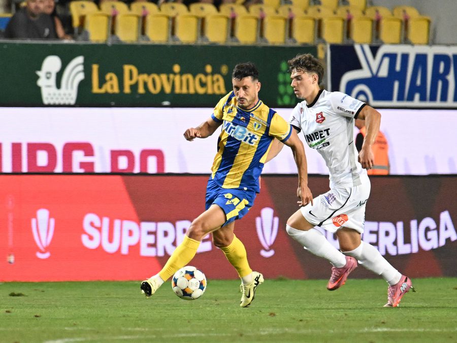 Kevin Ciubotaru (n.r. în alb) // foto: Imago Images Șumudică i-a propus în direct un fotbalist lui Gigi Becali: „Și mie mi-a plăcut, l-am întrebat pe MM, eu credeam că e atacant!”