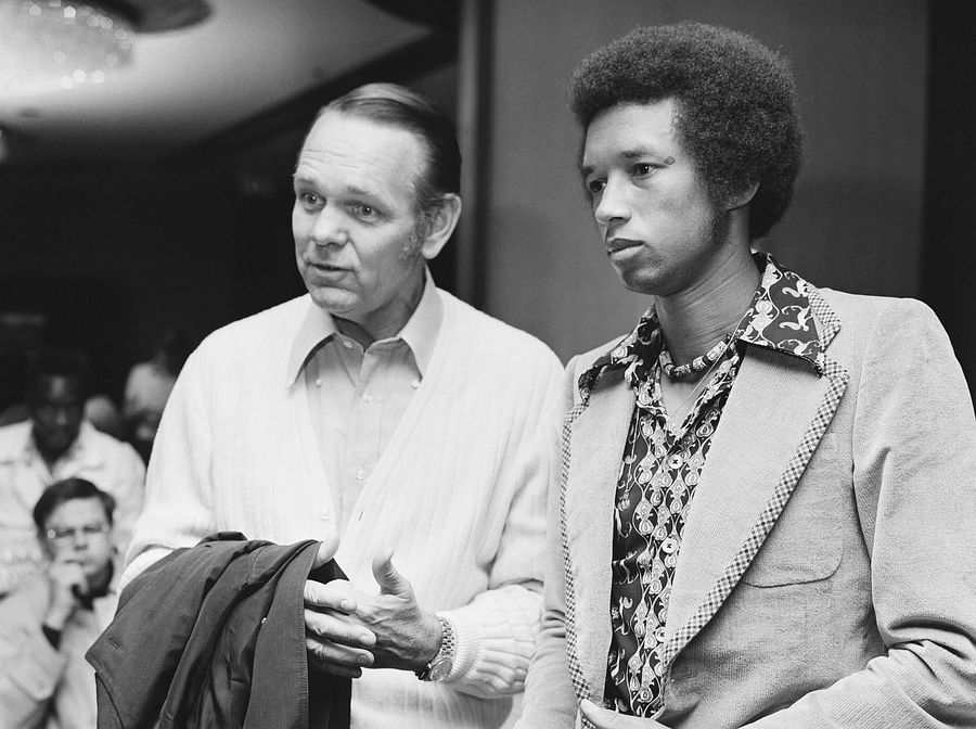 Nikola Pilic, alături de Arthur Ashe, foto: Guliver/gettyimages A decedat legendarul tenismen învins de Ilie Năstase în finala Roland Garros 1973