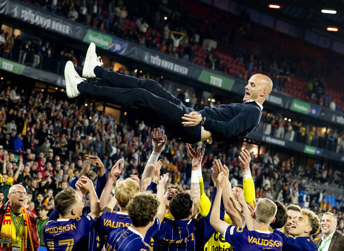 Olandezii au aflat toate noutățile de la FCSB: „Știm că lucrurile nu merg bine” » Îl cunosc și pe Gigi Becali: „Are o influență considerabilă”