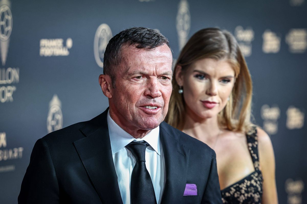 La 64 de ani, legenda fotbalului mondial a apărut la braț cu iubita de 26 de ani, la Gala Balonului de Aur