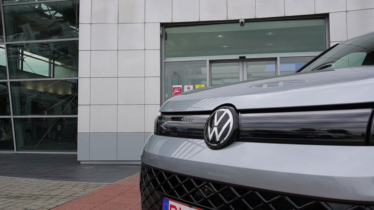 Florin Răducioiu a semnat! Este al doilea din Generația de Aur, după Gică Hagi