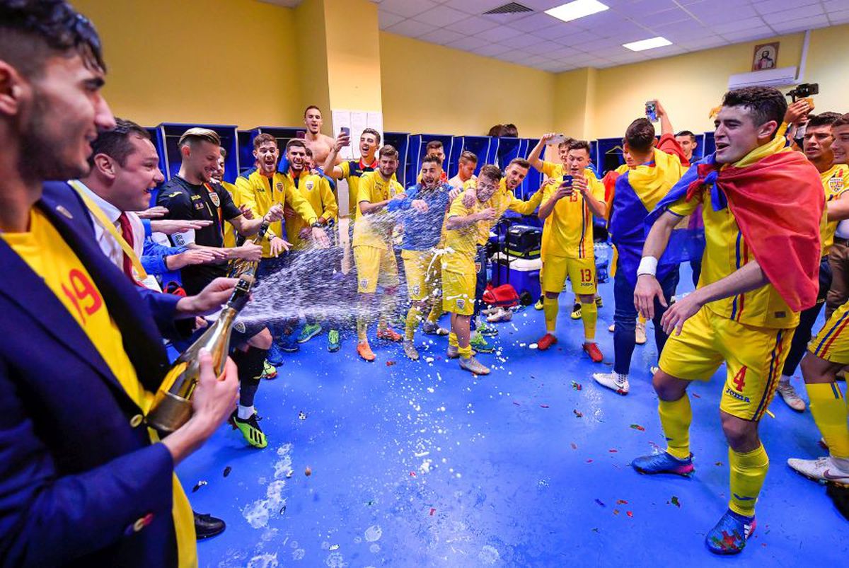 UPDATE Mirel Rădoi a cerut ca Vlad Munteanu să nu mai apară în preajma lotului U21! Detalii despre ceartă: i-a atenționat pe jucători că le-a luat șampanie scumpă și intervine în timpul ședințelor tehnice