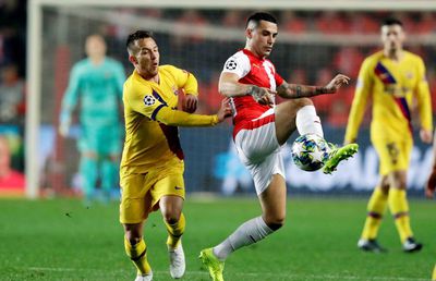 LIGA CAMPIONILOR // FOTO 4 români, 4 eșecuri » Nicolae Stanciu a creat faza de gol contra Barcelonei, echipa lui Ianis a fost boxată bine de Liverpool. TOATE REZULTATELE