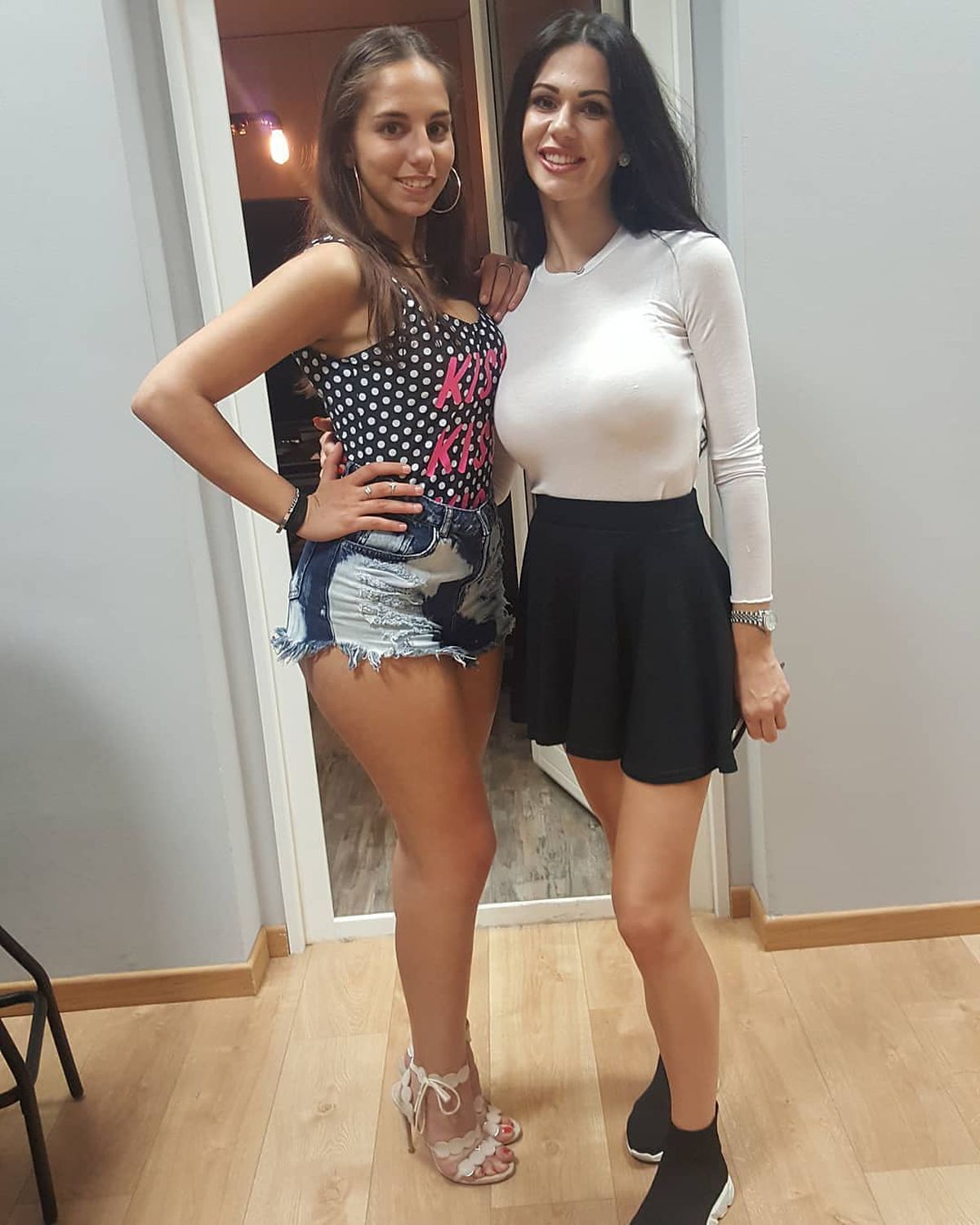 GALERIE FOTO „Ispita” din Italia, îndrăgostită de plajă: „Mă simt bine și singură, fotbaliștii nu preferă femeile”