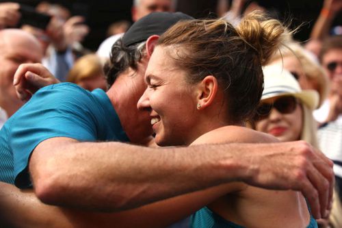 Darren Cahill (55 de ani), antrenorul Simonei Halep (29, 2 WTA), a dezvăluit că sportiva noastră a apelat la sparring-partneri de pe internet.