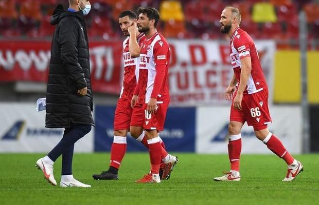 Dinamo, varianta neon » Echipament inedit pentru meciul cu Sepsi! Cum arată tricoul de deplasare al „câinilor”