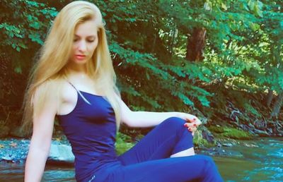 FOTO Cea mai sexy asistentă medicală? Fotbaliștii unei echipe din România, tratați de un fost manechin