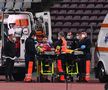 În minutul 35 al meciului dintre Dinamo și Rapid, Alexandru Răuță (29 de ani, mijlocaș central) a acuzat probleme serioase de respirație.