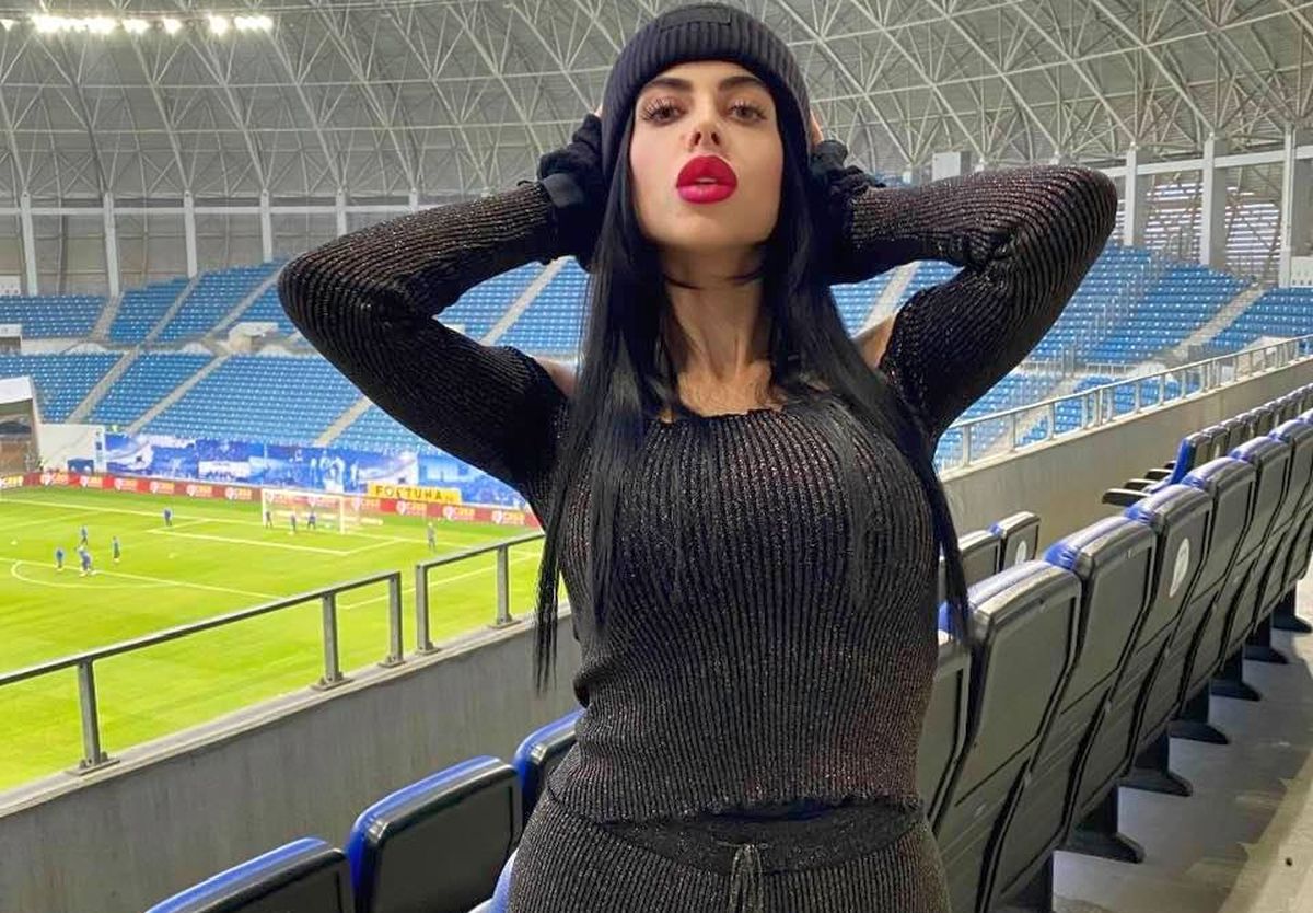 Bruneta misterioasă care a luat ochii tuturor pe stadionul „Ion Oblemenco” ieri: „Felicitări, Adrian Mititelu Jr.!” » E fata unui fost internaţional