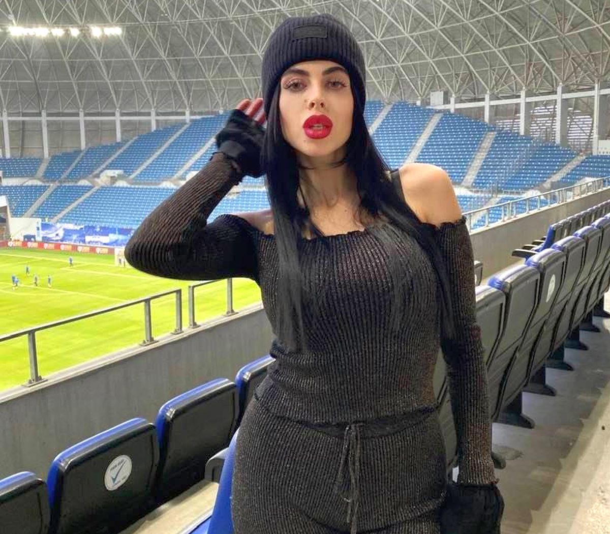 Bruneta misterioasă care a luat ochii tuturor pe stadionul „Ion Oblemenco” ieri: „Felicitări, Adrian Mititelu Jr.!” » E fata unui fost internaţional