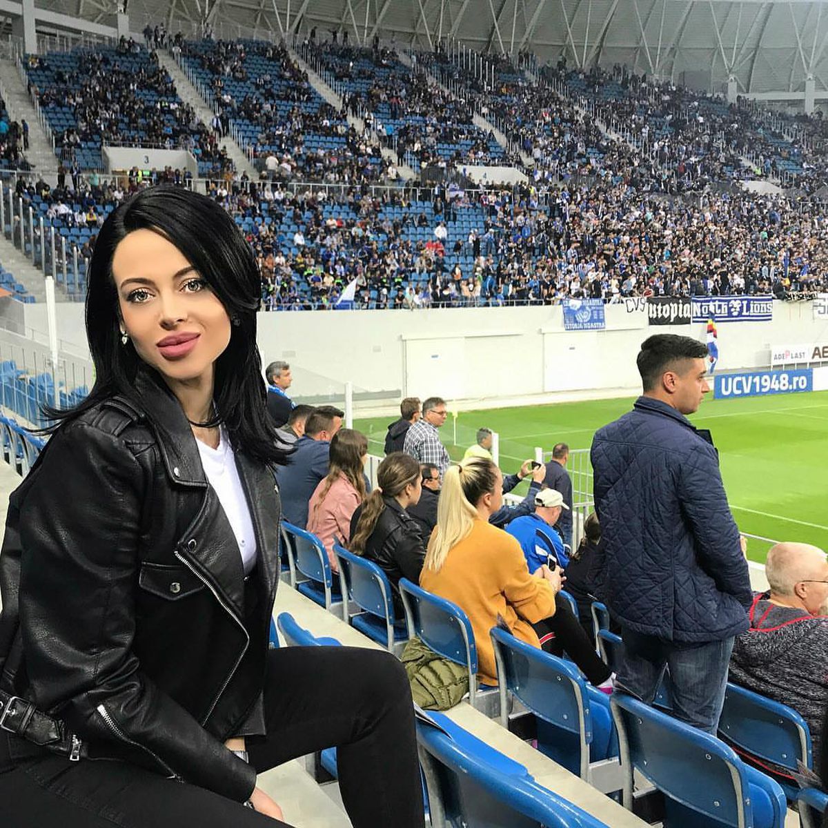 Bruneta misterioasă care a luat ochii tuturor pe stadionul „Ion Oblemenco” ieri: „Felicitări, Adrian Mititelu Jr.!” » E fata unui fost internaţional