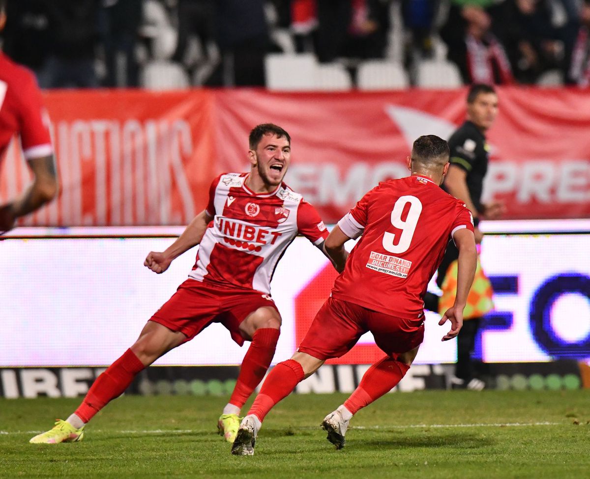 Fază controversată în Dinamo - Rapid: „E penalty clar!”