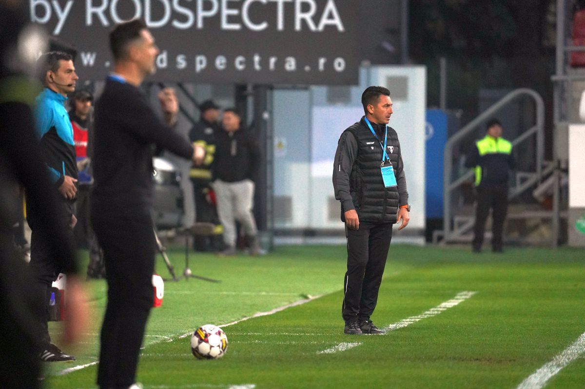 UTA - Universitatea Craiova 1-2. Baiaram la Arad: oltenii au revenit de la 0-1, ajutați și de omul în plus. Lui Poenaru i s-a cerut demisia