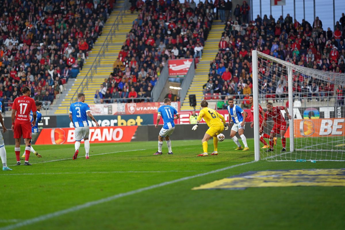 UTA - Universitatea Craiova 1-2. Baiaram la Arad: oltenii au revenit de la 0-1, ajutați și de omul în plus. Lui Poenaru i s-a cerut demisia