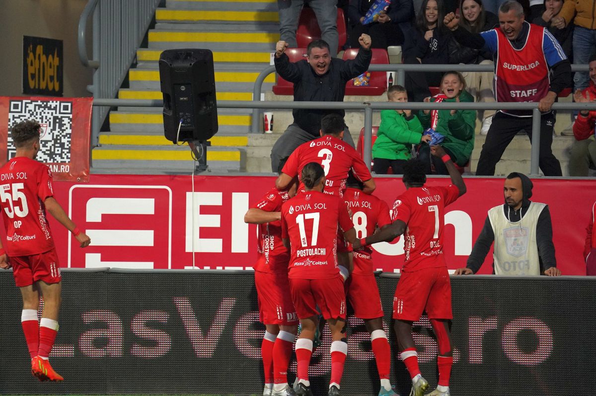 UTA - Universitatea Craiova 1-2. Baiaram la Arad: oltenii au revenit de la 0-1, ajutați și de omul în plus. Lui Poenaru i s-a cerut demisia