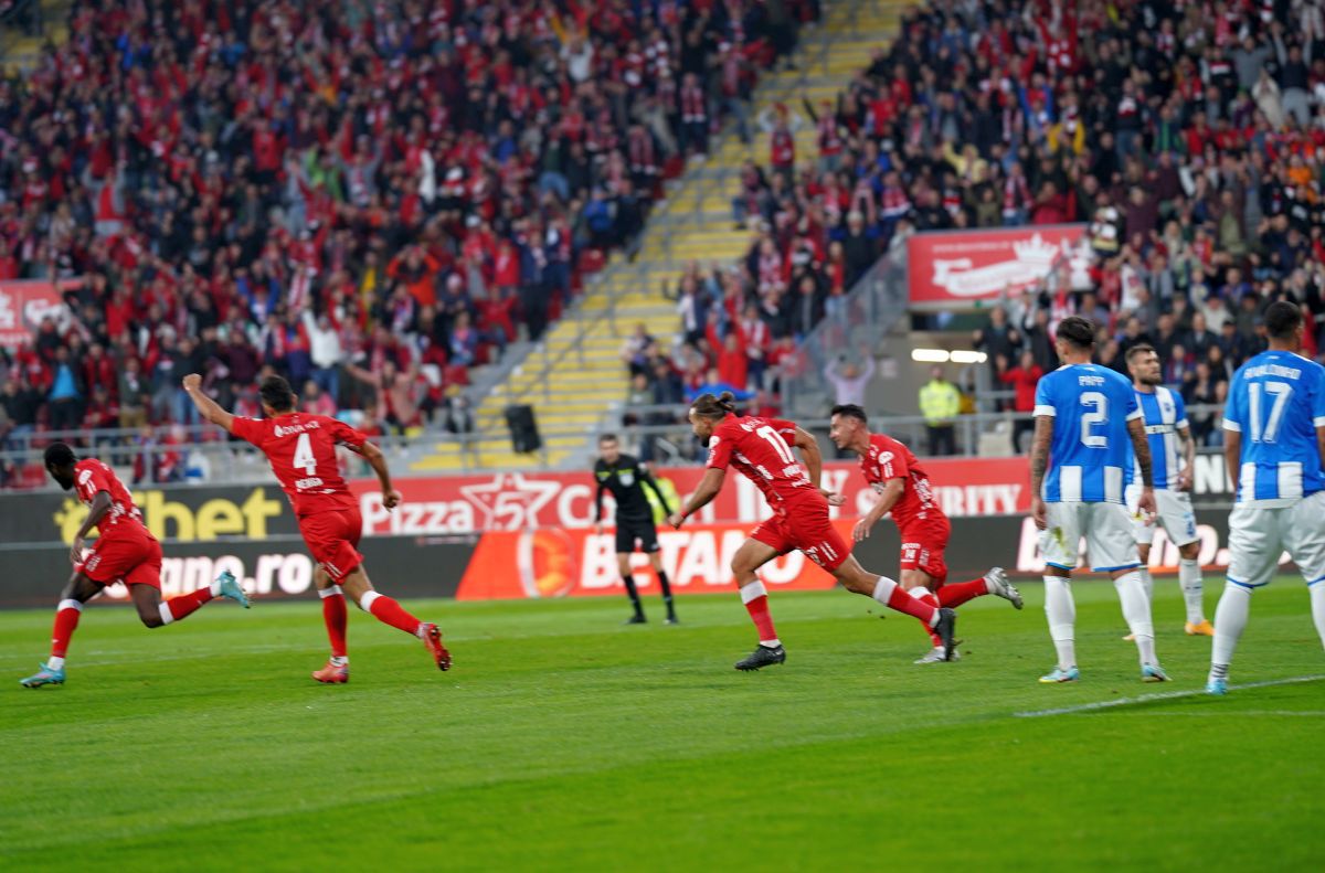 UTA - Universitatea Craiova 1-2. Baiaram la Arad: oltenii au revenit de la 0-1, ajutați și de omul în plus. Lui Poenaru i s-a cerut demisia