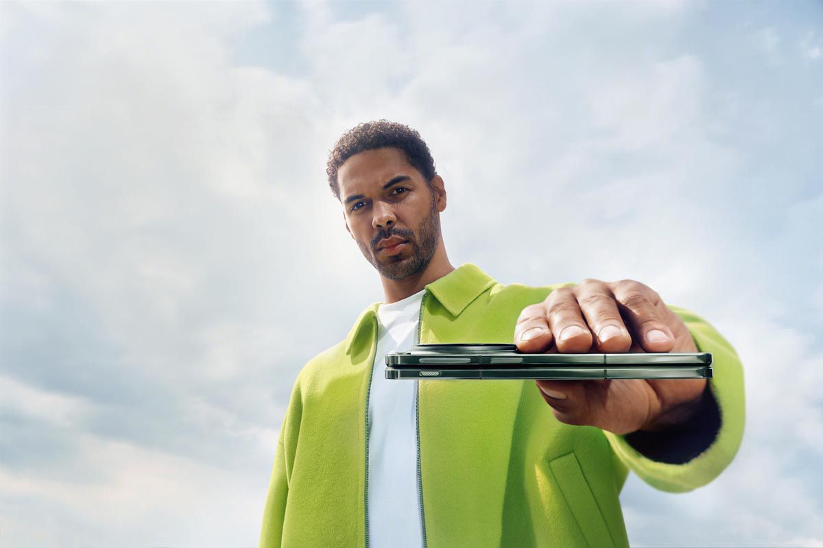 OnePlus lansează la nivel global OnePlus Open, primul telefon pliabil din portofoliu