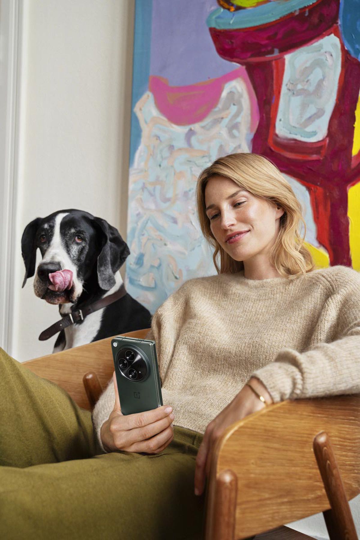 OnePlus lansează la nivel global OnePlus Open, primul telefon pliabil din portofoliu