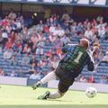 Bogdan Stelea  a încasat un gol de la marele Paul Gascoigne și într-un amical din vara anului 1995 / Foto: Daily Record