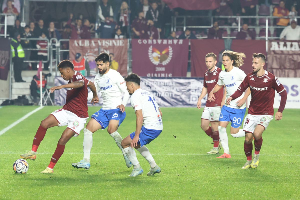 Fotografii de la meciul Rapid - Farul 5-0