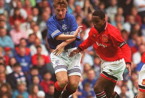 Neil Murray (stânga), într-un duel cu Paul Ince, în amicalul Manchester United - Rangers 0-1 din august 1994 / Foto: Imago